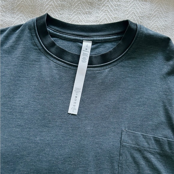 SOLD Lululemon top - Picture 2 of 3